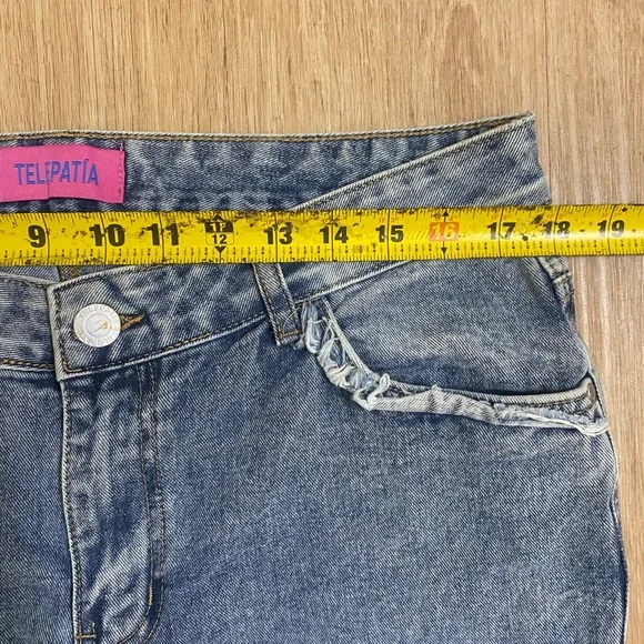 Light Blue Wide Leg Jeans with Cross Appliqué - Picture 4 of 6